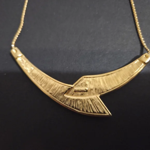 Monet Signed Vintage Black & Gold Retro Necklace - Picture 4 of 7